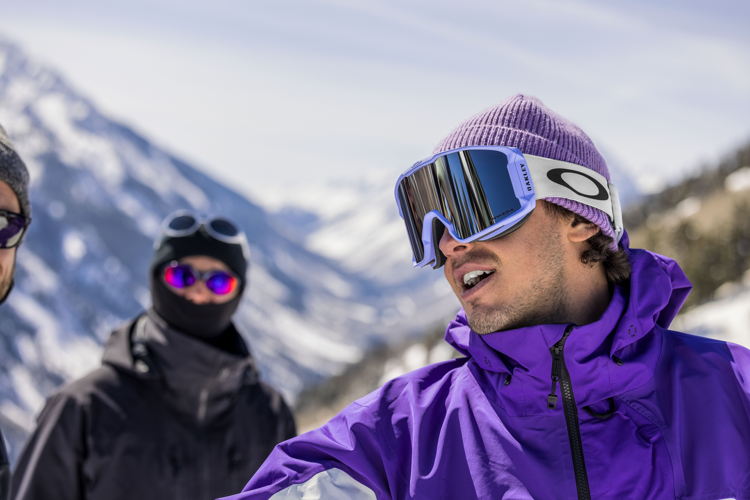 OAKLEY CONTINUES BE WHO YOU ARE CAMPAIGN WITH THE 2021 SNOW COLLECTION DESIGNED IN COLLABORATION WITH WORLD CLASS ATHLETES TO DRAW A FRESH LINE IN SNOW APPAREL